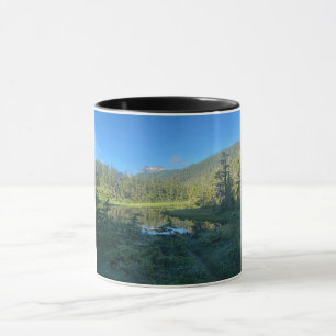 Serene Alaska Lake en Forest Mok