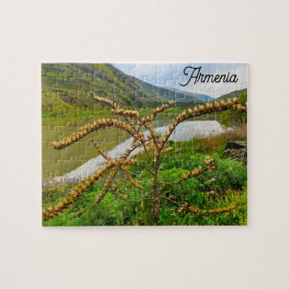 Serene Armeense platteland Meer & Groene Heuvels L Legpuzzel