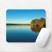 Serene Autumn Lake Muismat (Met muis)