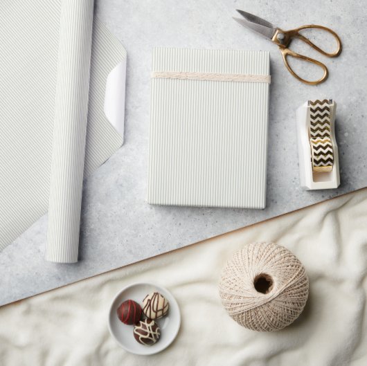 Serene Beige Minimalist Stripes Cadeaupapier (Crafts)
