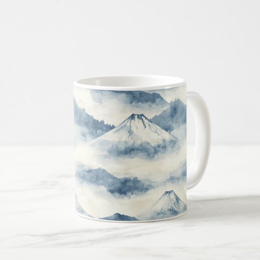Serene Besneeuwde Bergen - Blauw & Wit Koffiemok (Voorkant rechts)
