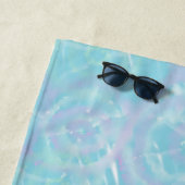 Serene Blauwe Tie-Dye Strandlaken (In situ)