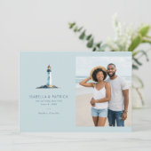 Serene Blauwe Vuurtoren Strand Save The Date (Staand voorkant)