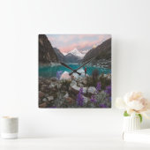 Serene Blue Mountain & River Wall Clock – Modern H Vierkante Klok (Huis)