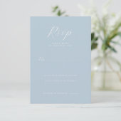 Serene Blue Typografisch RSVP Kaartje (Staand voorkant)