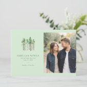Serene dennenbomen save the date (Staand voorkant)