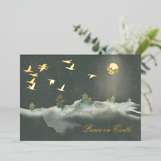 Serene en elegante vliegende vogels in het maanlic folie feestdagenkaart (Staand Voorkant)