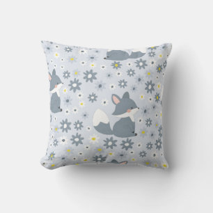 Serene Fox en Daisies Kussen