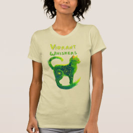 Serene Glow: artistieke kat in groen en geel T-shirt