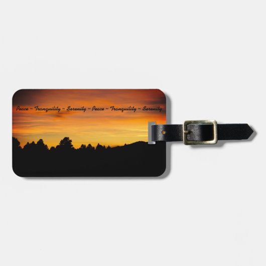 Serene Golden Sunset Hill Silhouette Custom Bagagelabel (Voorkant horizontaal)