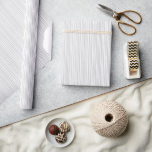Serene Grijze Minimalistische Verticale Strepen Cadeaupapier