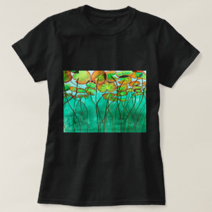 serene groene vijver met lilypads t-shirt