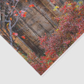 Serene Herfst Cabin Omringd met Bloemen Tissuepapier (Detail)