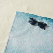 Serene Horizon Dreams Waterverf Blauw & Wit Strandlaken (In situ)