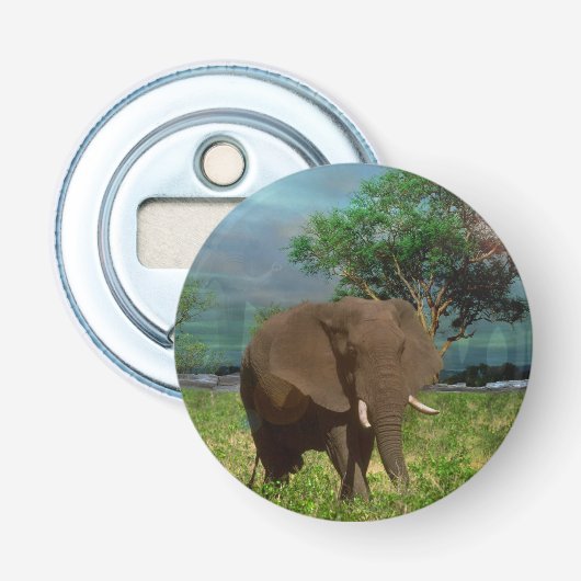 "Serene Kracht: De Stierolifant Grazend"  Button Flesopener (Voorkant)