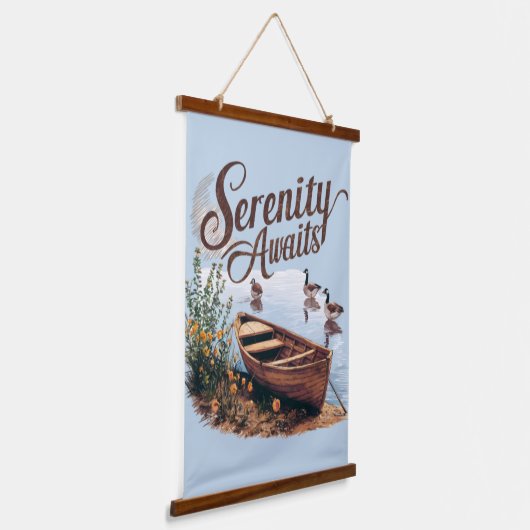 Serene Lake boot met ganzen en wilde bloemen Hangend Wandkleed (Gebogen)