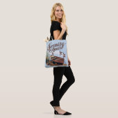 Serene Lake boot met ganzen en wilde bloemen Tote Bag (Op model)
