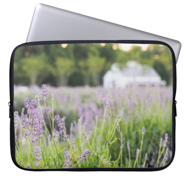 Serene Lavender Field Laptop Sleeve (Voorkant)