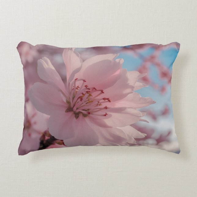Serene Lente Bloem Kunst Accent Kussen (Voorkant)