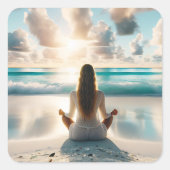 Serene meditatie aan de oceaan vierkante sticker (Voorkant)