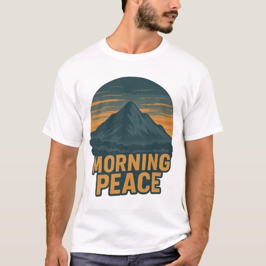 Serene Mountain Sunrise Retro Emblem T-shirt (Voorkant)