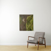 Serene Paddenstoel in Mosbos Kunstprint Wandkleed (In situ)