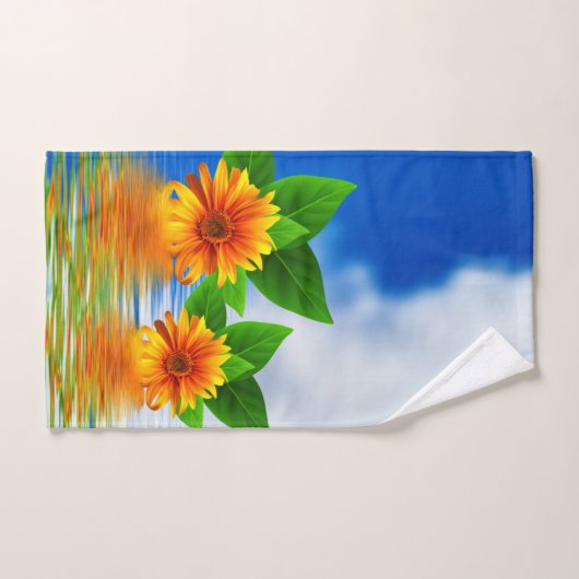 Serene Peaceful Ocean Water Flower Cloud Art Scene Bad Handdoek (Handdoek)