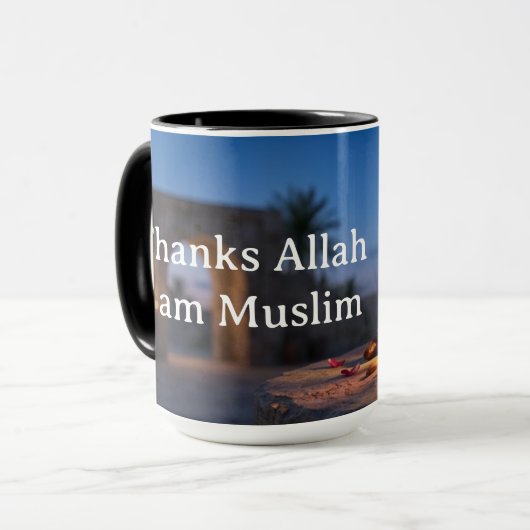 Serene Ramadan Twilight - Lantern & Dates Mug Mok (Voorkant links)