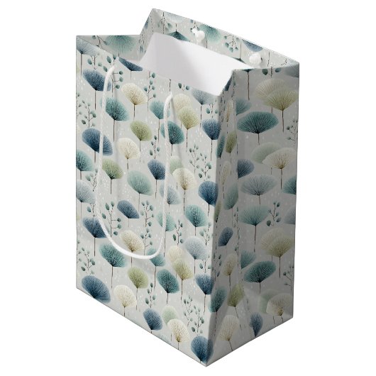 Serene Regentuin Bloemmotief (5) Medium Cadeauzakje (Voorkant Gekanteld)