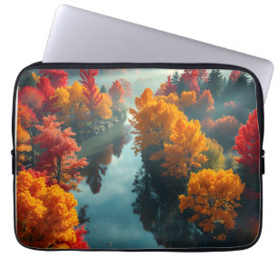 Serene Rivieroeverreflectie Natuurkunst Laptop Sleeve