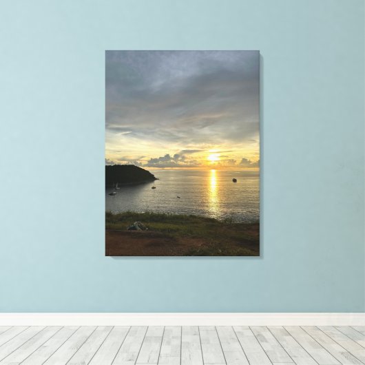Serene schoonheid van een zonsondergang boven de o canvas afdruk (Insitu (Houten vloer))
