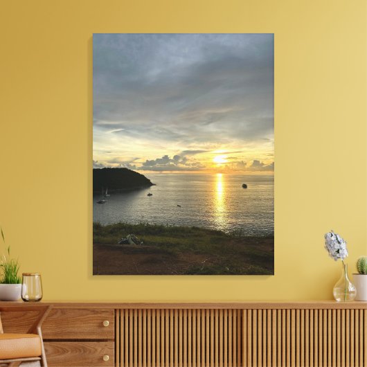 Serene schoonheid van een zonsondergang boven de o canvas afdruk (Insitu (Woonkamer))