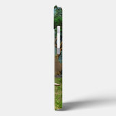 Serene Strength: The Bull Elephant Grazing Case-Mate iPhone Case (Achterkant / Links)