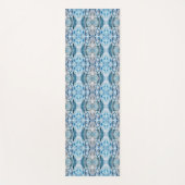 Serene symmetric ice blue abstract pattern yogamat (Voorkant)