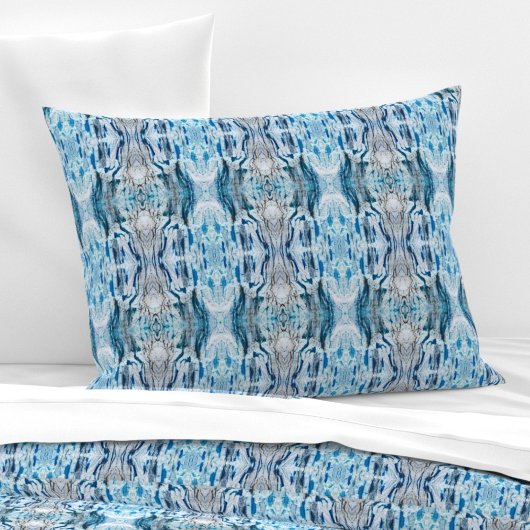 Serene symmetric ice blue M-size abstract pattern Kussensloop