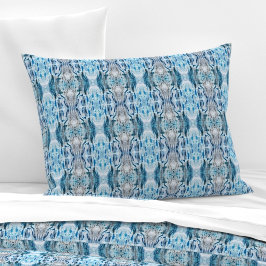 Serene symmetric ice blue S-size abstract pattern Kussensloop