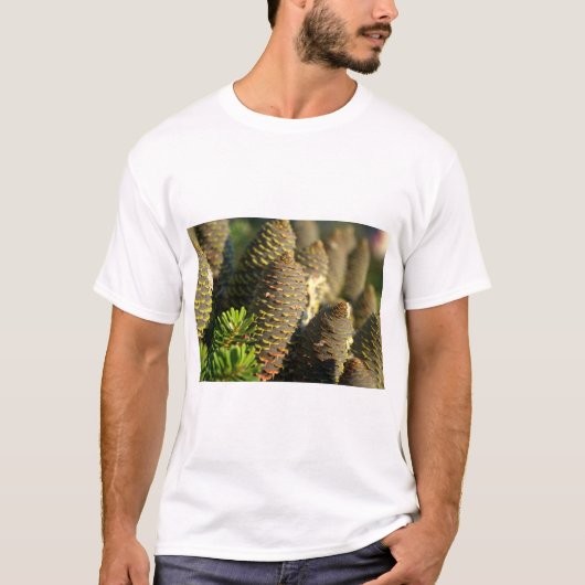 Serene Tree Silhouette T-Shirt – Nature’s Calm (Voorkant)