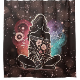 Serene vrouw in een kosmische bloemendroom douchegordijn