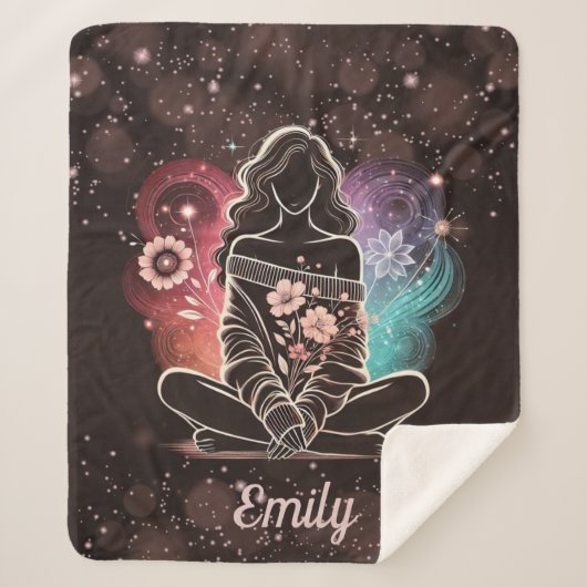 Serene vrouw in een kosmische bloemendroom sherpa deken (Voorkant)