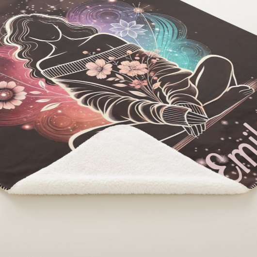 Serene vrouw in een kosmische bloemendroom sherpa deken (3/4)