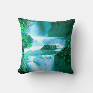 Serene Waterfall in Blue en Green Kussen