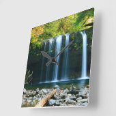 Serene Waterfall Vierkante Klok (Hoek)