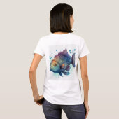 Serene Waters: Artistic Fish Design Dames T-shirt (Achterkant volledig)