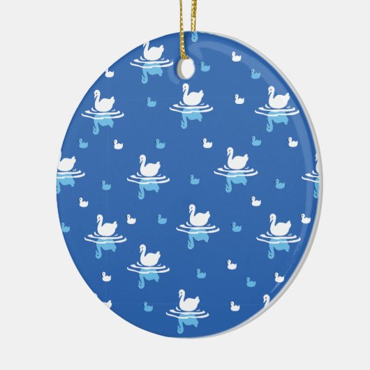 Serene Waters - Speels Swan Lake Pattern Design Keramisch Ornament (Links)
