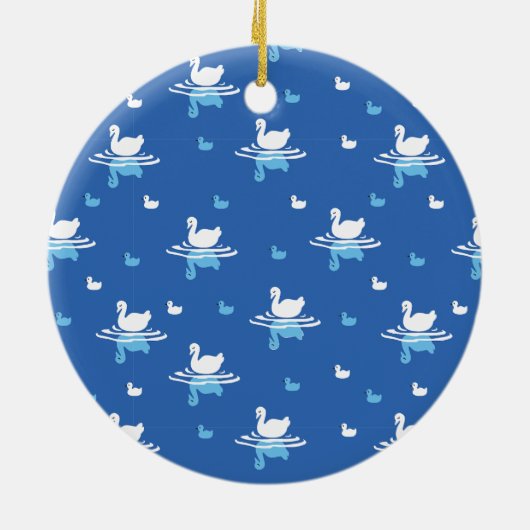 Serene Waters - Speels Swan Lake Pattern Design Keramisch Ornament (Achterkant)
