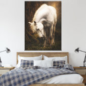 Serene White Horse Grazing Bluebells Realistic Canvas Afdruk (Insitu (Slaapkamer))