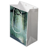Serene Wilgenboom Reflectie Natuur Kunst (4) Medium Cadeauzakje (Voorkant Gekanteld)
