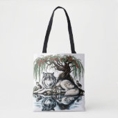 Serene Wolf Familie Oase in Idyllische Natuur Tote Bag (Voorkant)