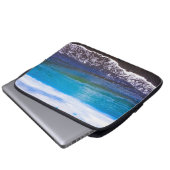 Serene Zeegezicht Blauwe Horizon Laptop Sleeve (Voorkant onderkant)