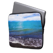 Serene Zeegezicht Blauwe Horizon Laptop Sleeve (Voorkant Links)